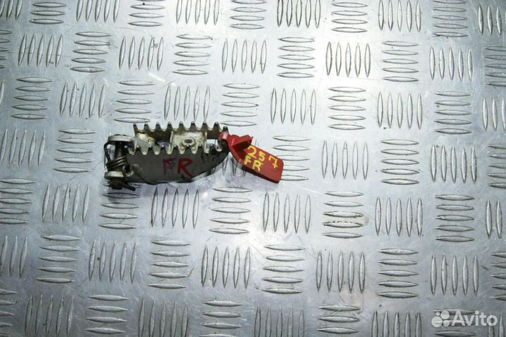 Подножка водителя правая Kawasaki D-Tracker