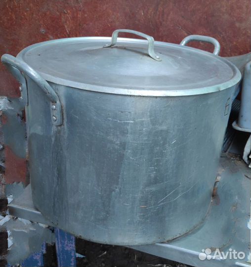 Кастрюли 30, 50 литров б/у
