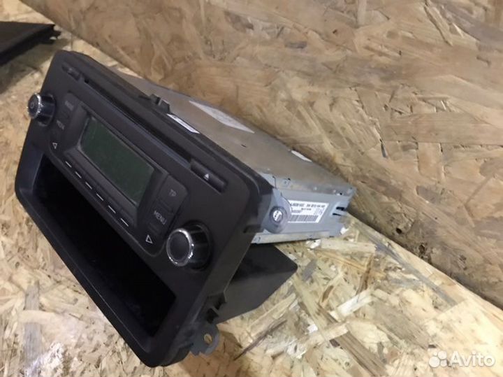 Магнитола Skoda Rapid седан 1.6 2014
