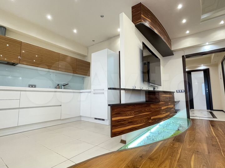 2-к. квартира, 105,5 м², 8/12 эт.