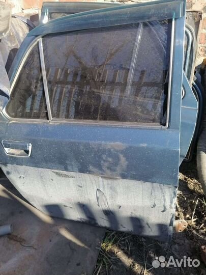 Двери волга 31105