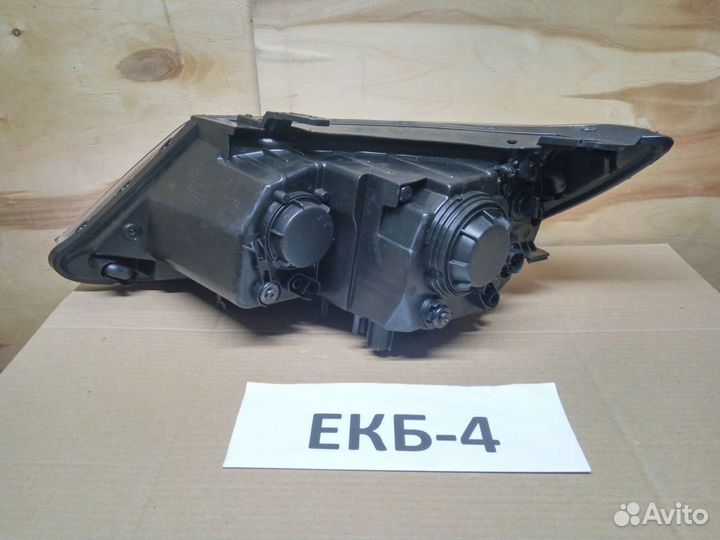 Фара правая Kia Sorento 2 09-20