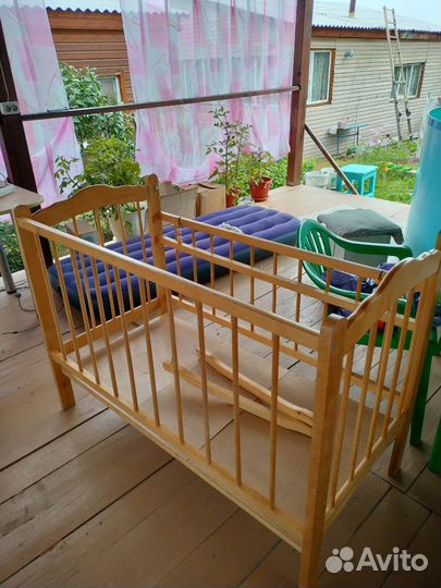 Кроватка для новорожденных