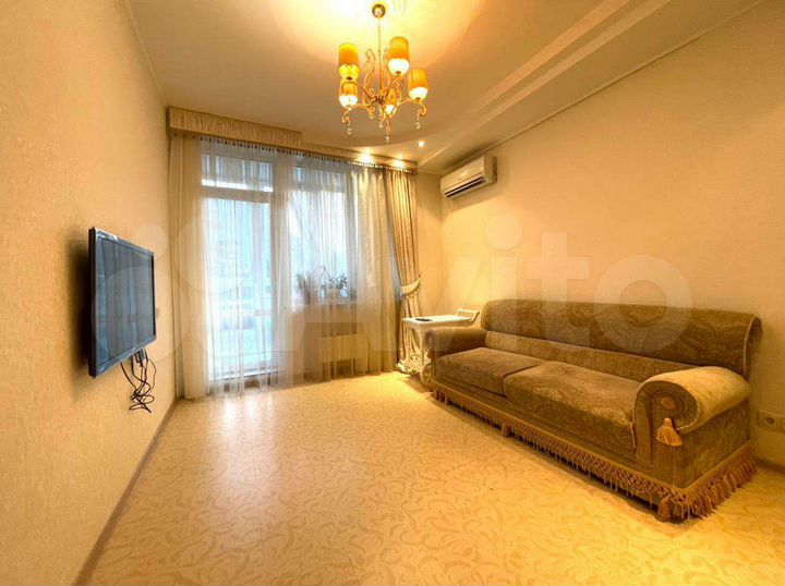 2-к. квартира, 52 м², 4/14 эт.