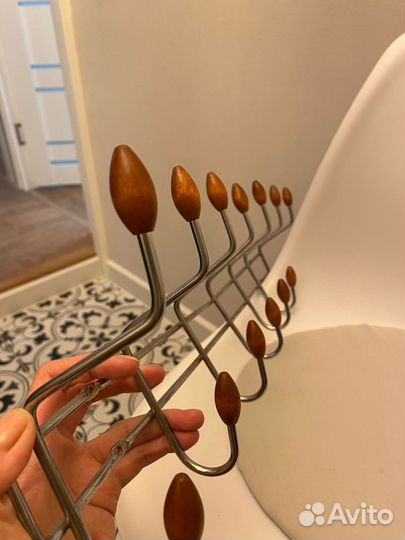 Вешалка настенная в прихожую