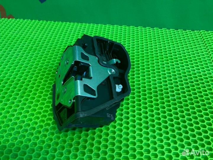 Замок боковой двери задний правый Bmw 5 F10 N52B25