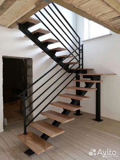 Металлическая лестница