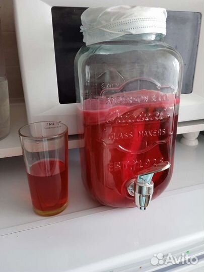 Лимонадница банка с краном