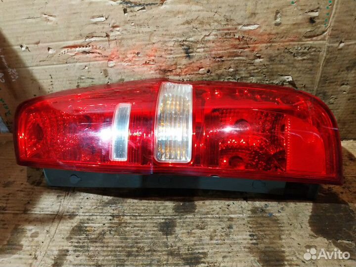 Фонарь задний левый Hyundai Grand Starex Н1