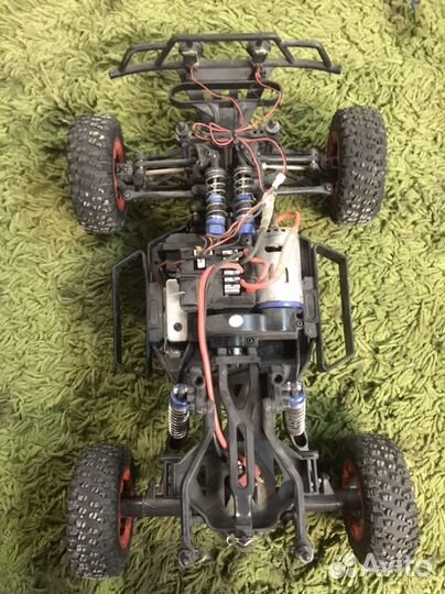 Машинка на радиоуправлении большая