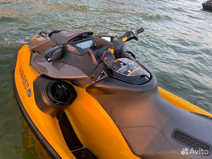 BRP RXP-300 Sea-Doo