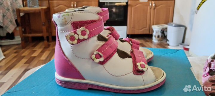 Сандалии для девочки