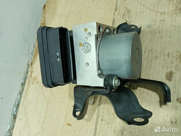 Блок ABS (насос) Lexus Rx 300