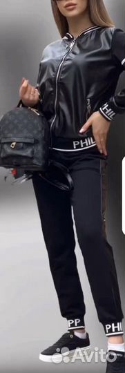 Костюм спортивный