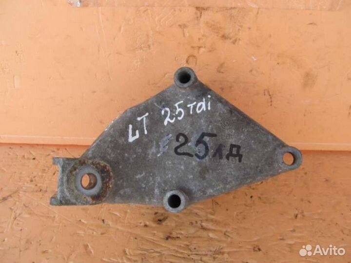 Кронштейн двигателя Volkswagen LT - 2 поколение (1996-2006)