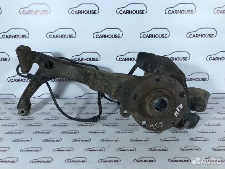 Кулак поворотный передний правый Audi A4 B5 1.8