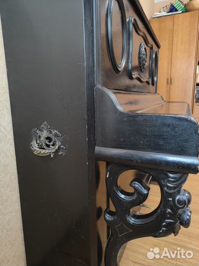 Антикварное пианино