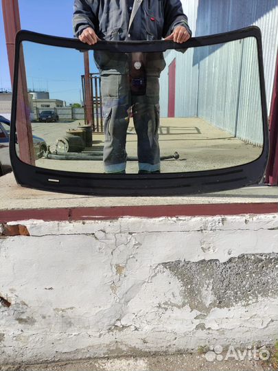 Лобовое стекло BMW X1 e84