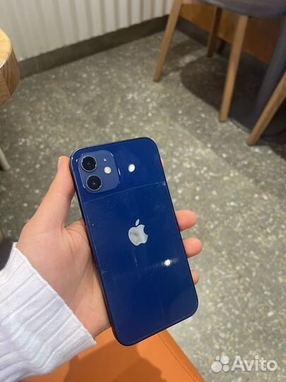 iPhone 12, 64 ГБ