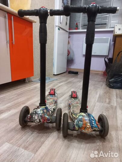 Самокат детский со светящимися колесами