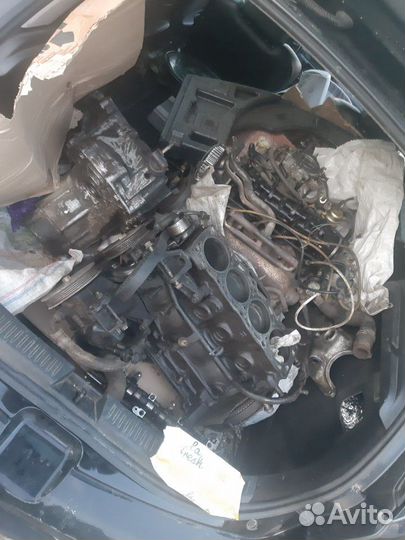 В разборе двигатель на мазда 626 карбюратор