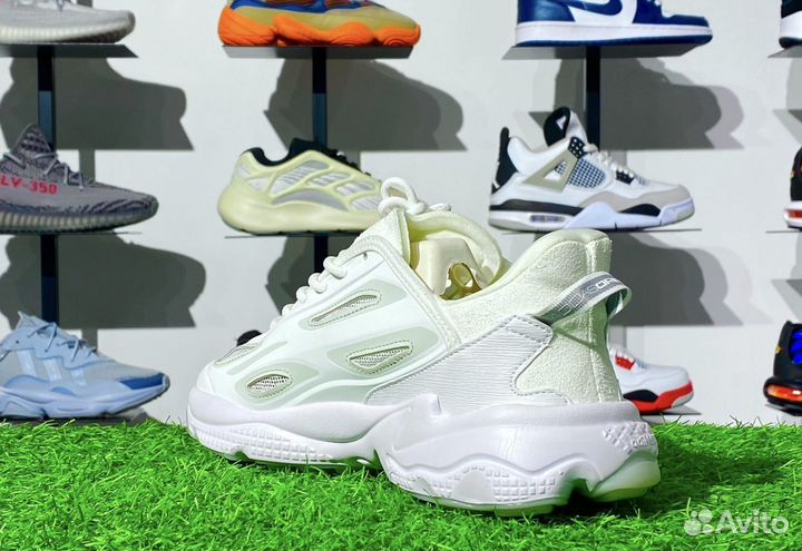 Adidas Ozweego Celox White Lux VR8