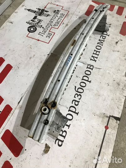 Усилитель переднего бампера Nissan Juke I (2010—2014)