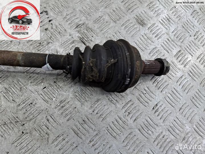 Полуось передняя левая б/у Honda Civic (1995-2000)