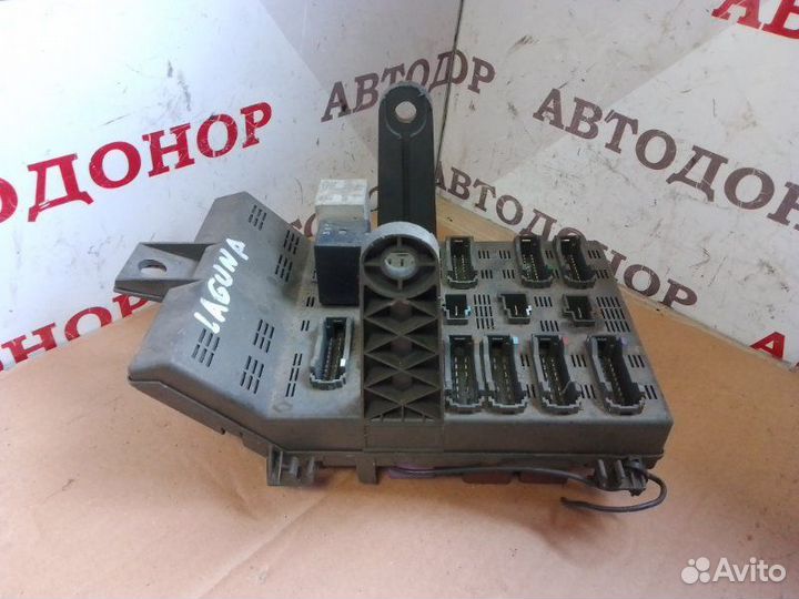 Блок предохранителей Renault Laguna 1995