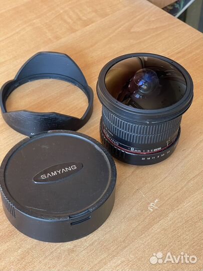 Samyang 8mm 1:3.5 UMC CS-2 Fish-eye Canon
