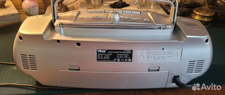 Касетный магнитофон Vitek vt-3204