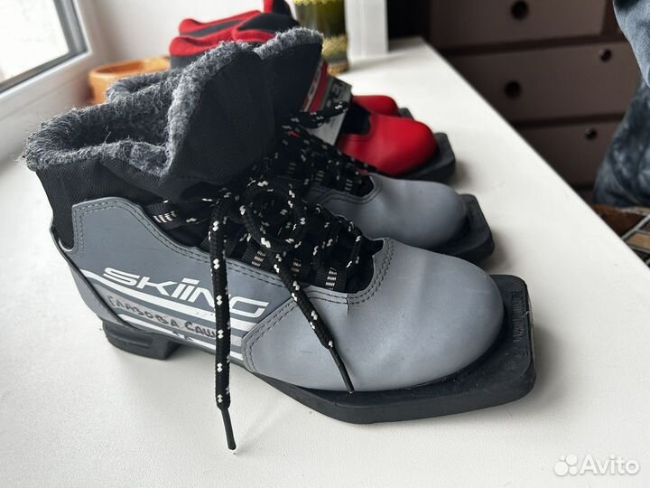 Лыжи беговые и ботинки