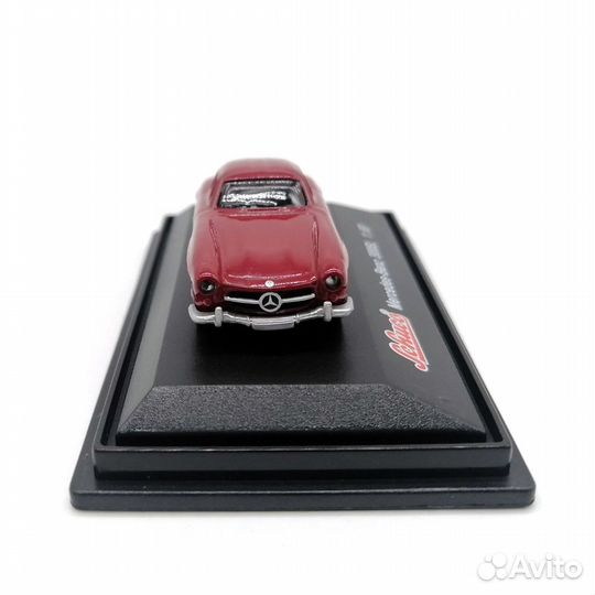 Модель автомобиля Schuco Mercedes-Benz 300SL 1:87