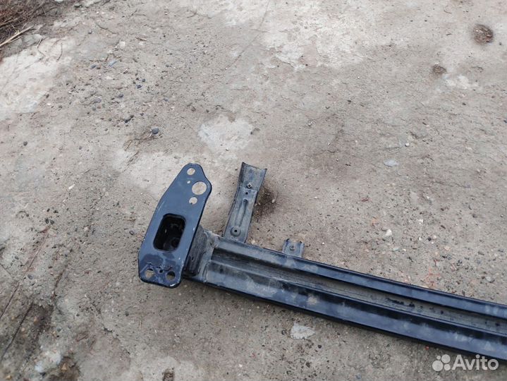 Усилитель переднего бампера Hyundai Solaris 2