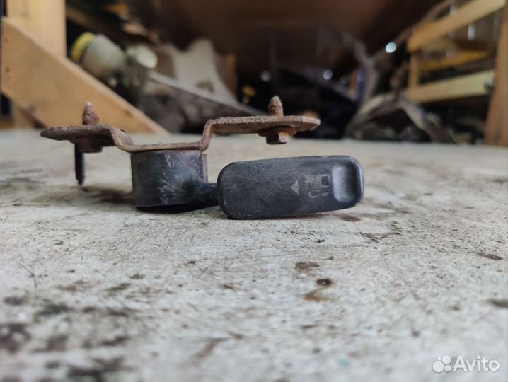 Ручка открывания бензобака Ford mondeo 2