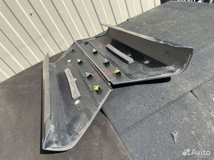 Накладка стойки задняя Land Rover Range Rover L322