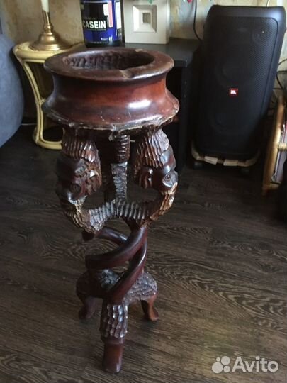 Пепельница старинная резная