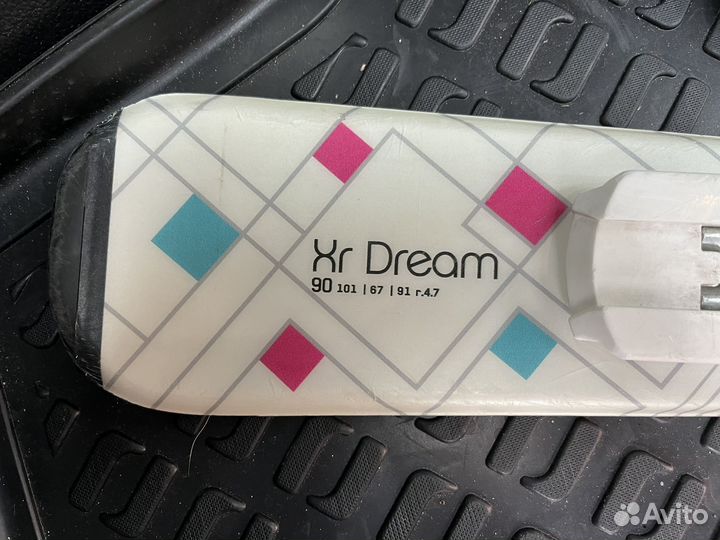 Горные лыжи, ботинки и шлем