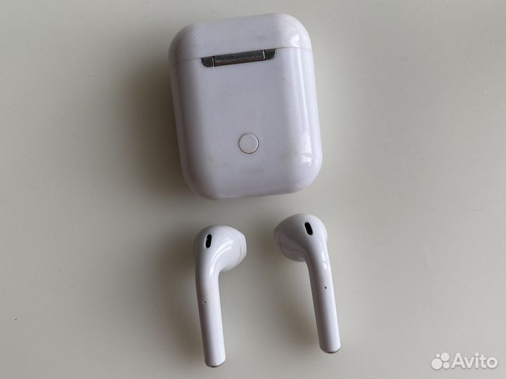 Наушники AirPods футляр