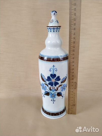 Фарфоровый штоф