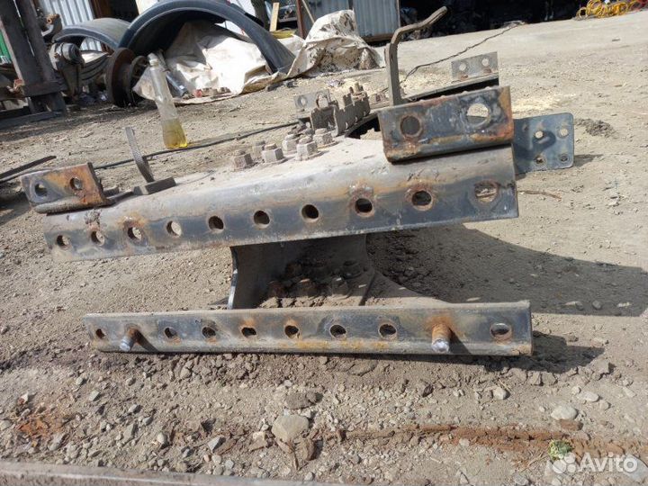 Траверса поперечная Renault Magnum