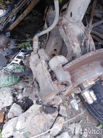 Суппорт передний тормозной Ford Fiesta 4