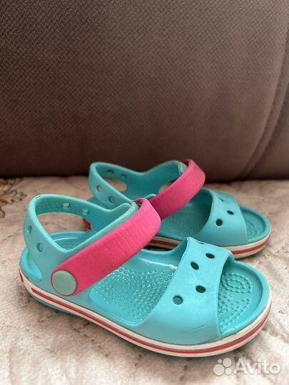 Босоножки для девочки crocs c5