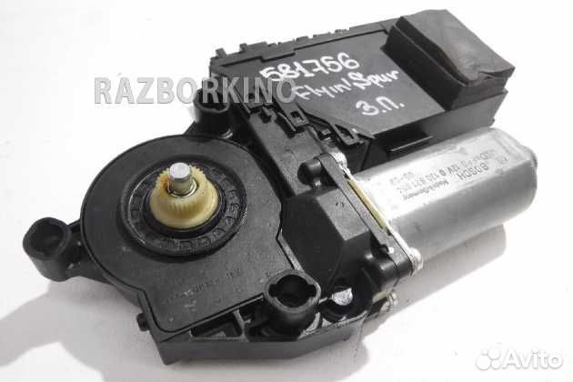 Моторчик заднего правого стеклоподъемника