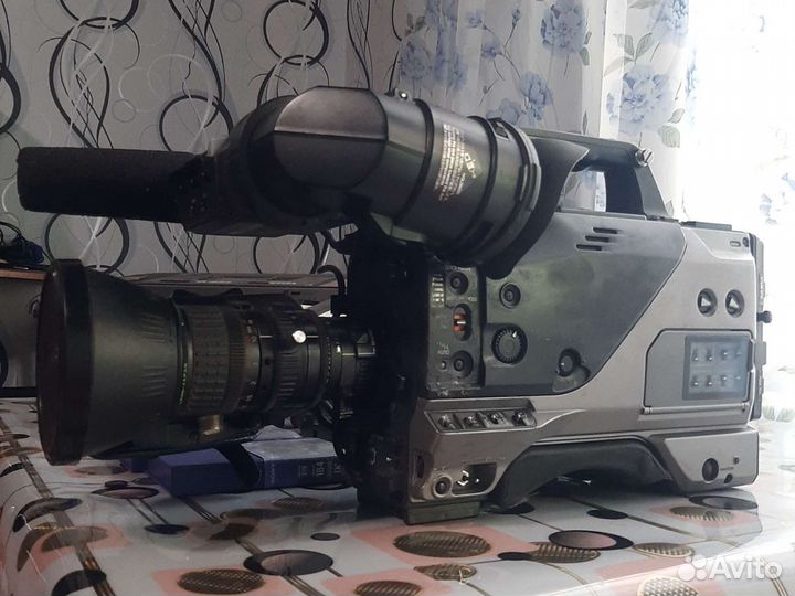 Panasonic AG-DVC200E