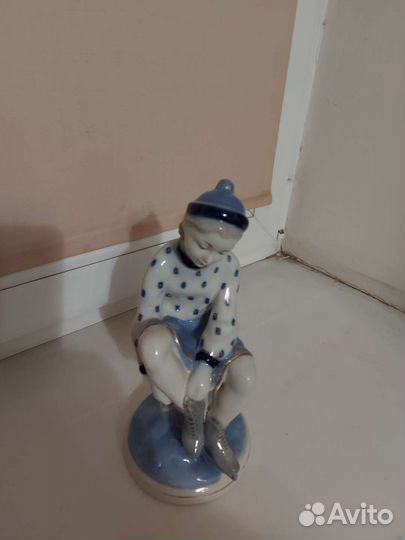 Статуэтка фарфор