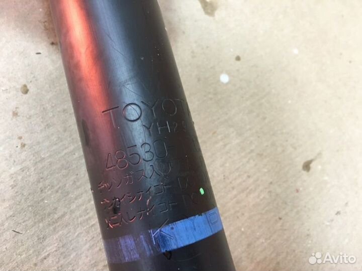 Амортизатор задний Toyota Corolla 150
