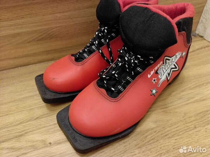 Лыжные ботинки