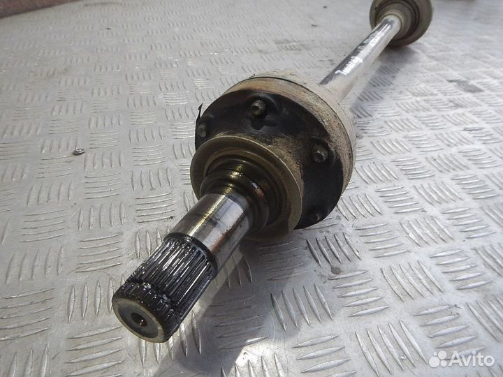 Полуось (привод в сборе) задняя правая, Volkswagen