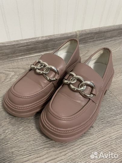 Лоферы женские